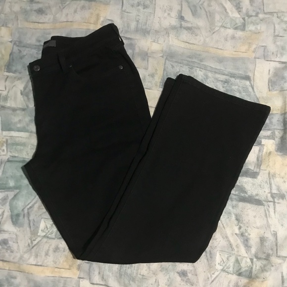 black levi bootcut jeans